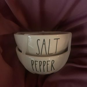 Super cute little S & P bowls… RAE DUNN